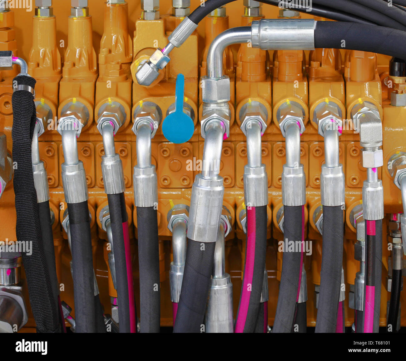 Hydraulic hoses hires stock photography and images Alamy