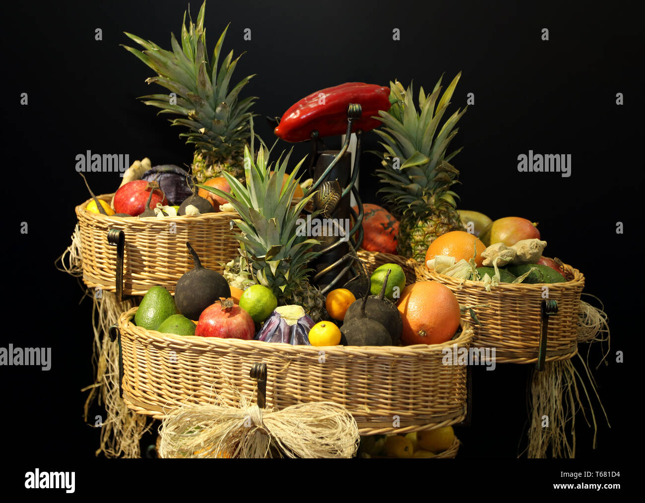 Rattan baskets hires stock photography and images Alamy