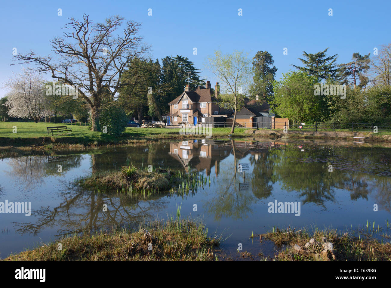 Martins pond The Green Potten End Hertfordshire England Stock Photo Alamy