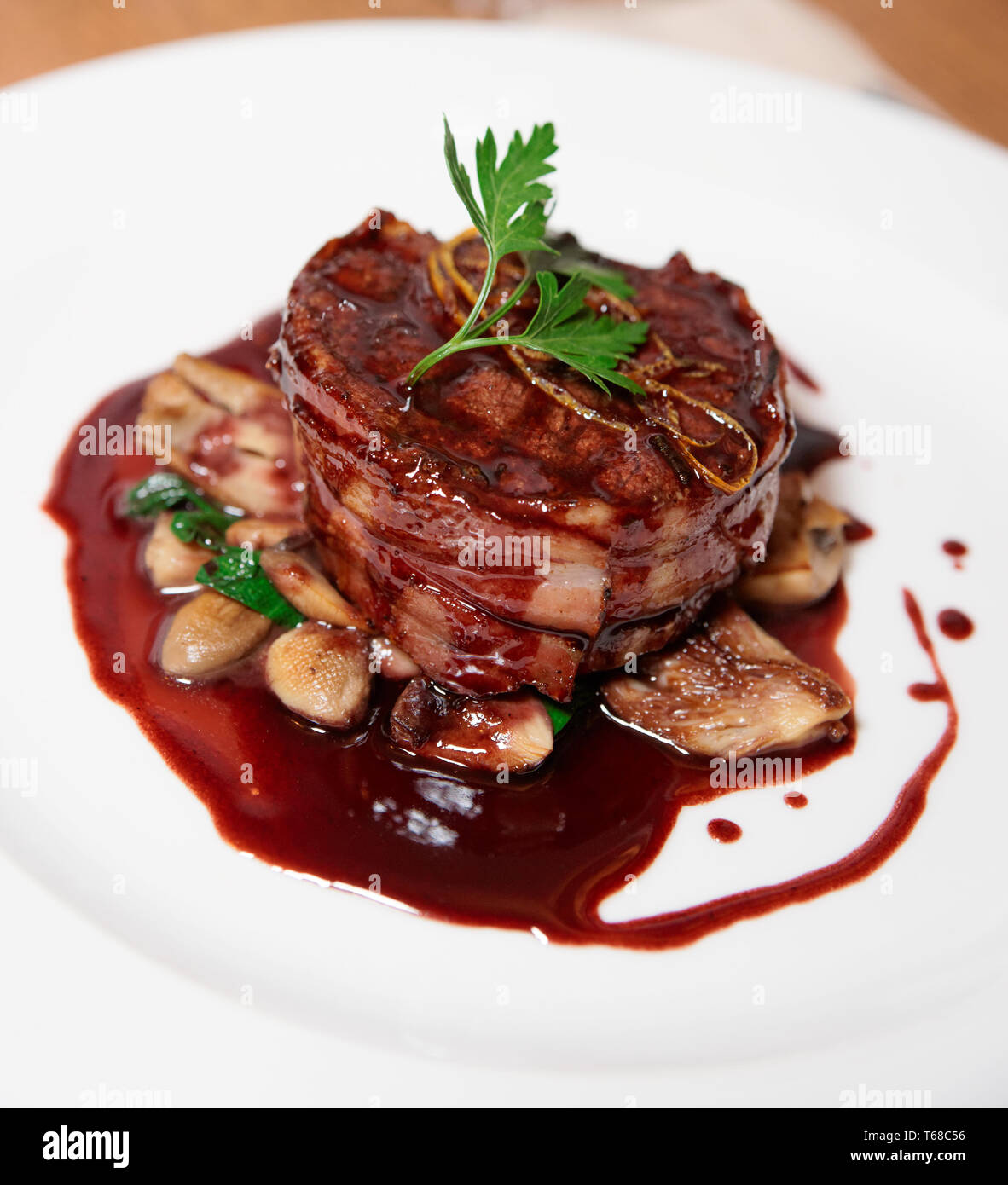 Demi glace sauce hi-res stock photography and images - Alamy