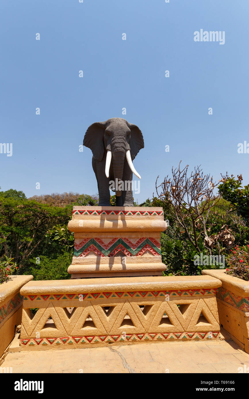 Elephant Stone Statues High Resolution Stock Photography and Images Alamy