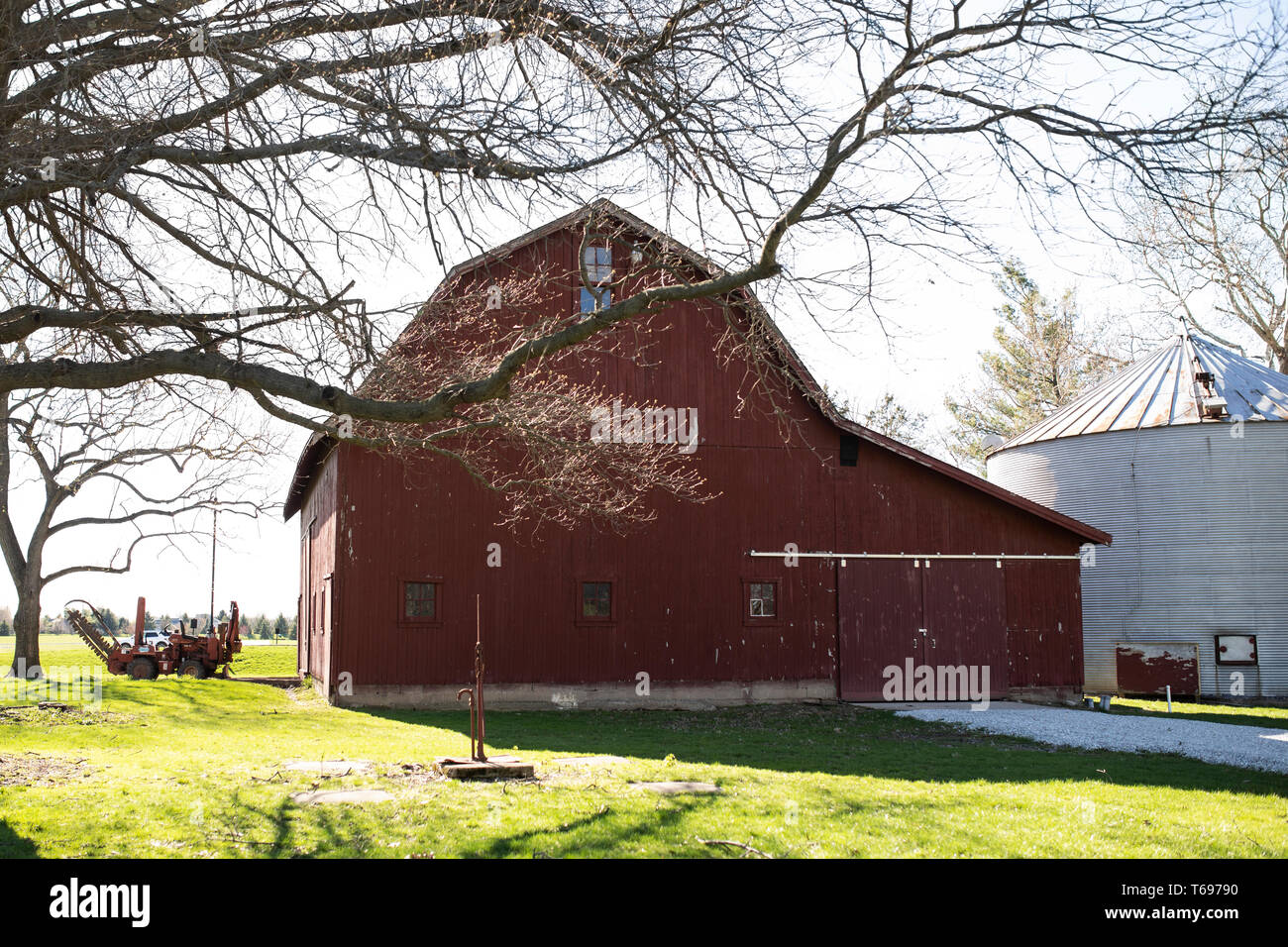 The barn at Coxhall Gardens, a park in Carmel, Indiana, USA. Stock Photo