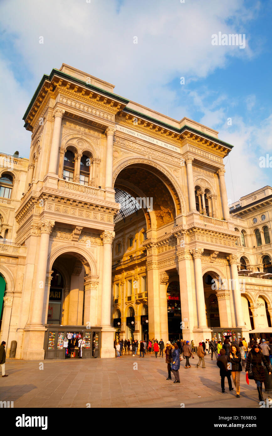 Italian shopping mall hi-res stock photography and images - Alamy