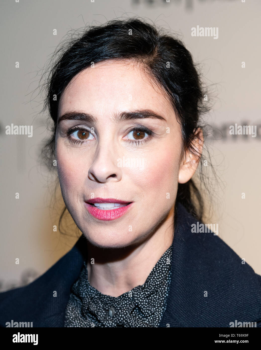 Sarah silverman in hi-res stock photography and images - Alamy