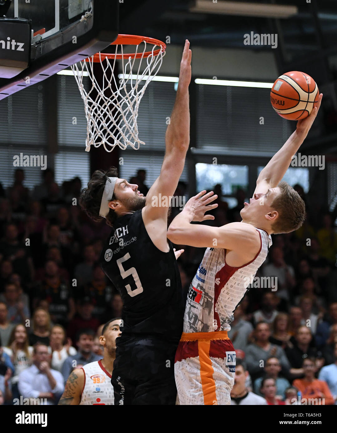 Chemnitz Germany 30th Apr 19 Basketball 2nd Bundesliga Pro A Bv Chemnitz 99 Hamburg Towers Championship Round Semi Final 5th Matchday In The Richard Hartmann Halle In Chemnitz Robin Lodders R From Chemnitz And Chemnitz Germany 30th Apr 19 Basketball 2nd Bundesliga Pro A Bv Chemnitz 99 Hamburg Towers Championship Round Semi Final 5th Matchday In The Richard Hartmann Halle In Chemnitz Robin Lodders R From Chemnitz And