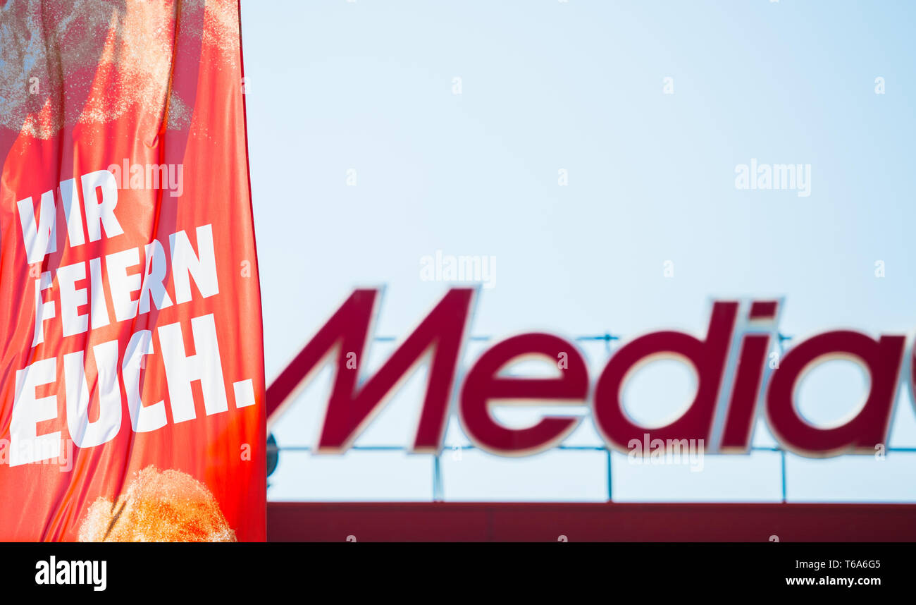 History of MEDIA MARKT Media Markt is a German chain of stores selling  consumer electronics with numerous branches throughout Europe. It is  Europe's largest. - ppt video online download