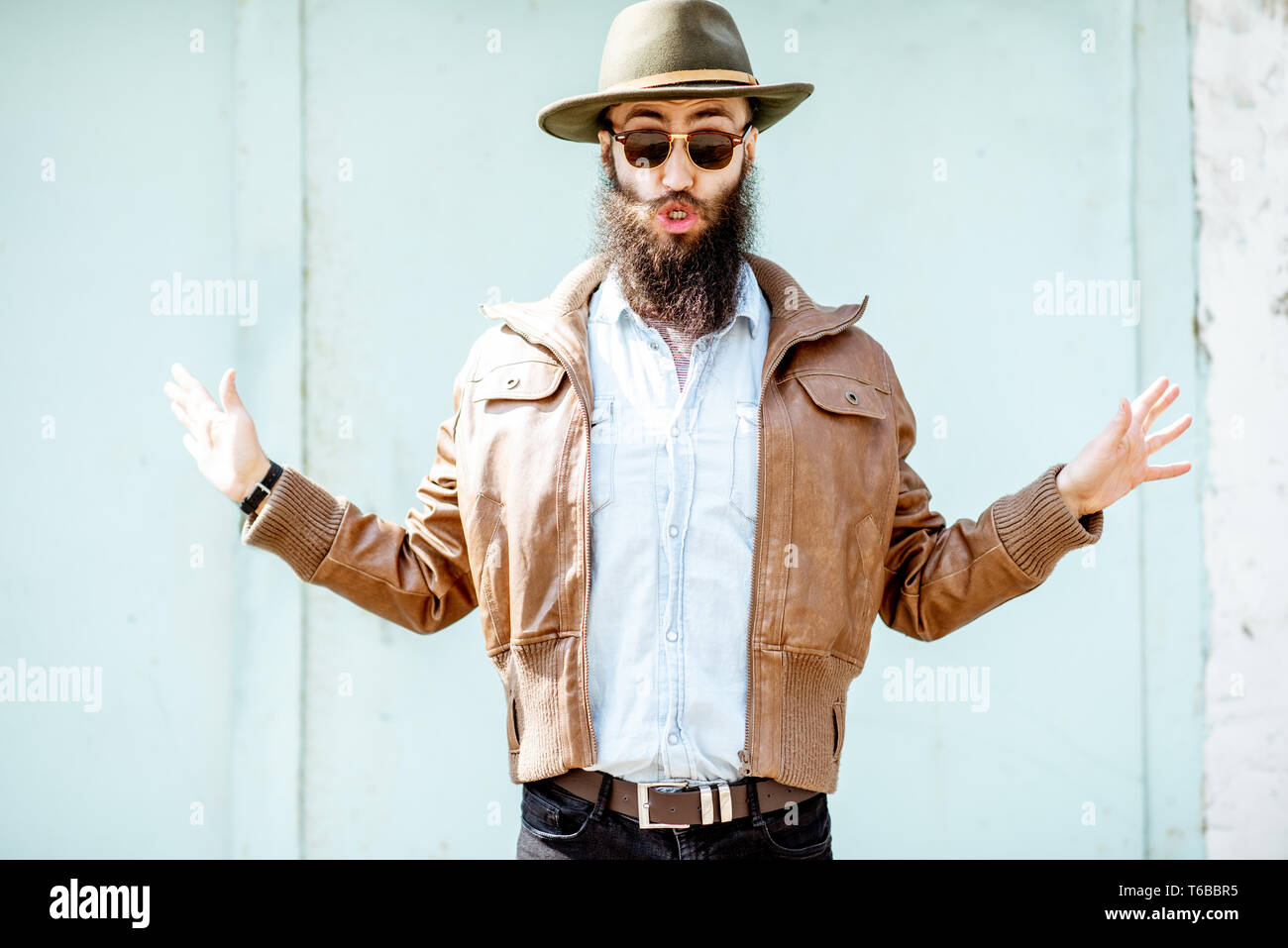 Bearded man in hat sunglasses hi-res stock photography and images - Alamy