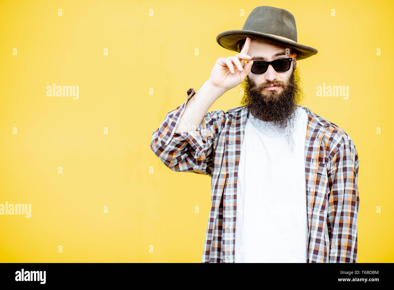 Man in bright yellow shirt hi-res stock photography and images - Alamy