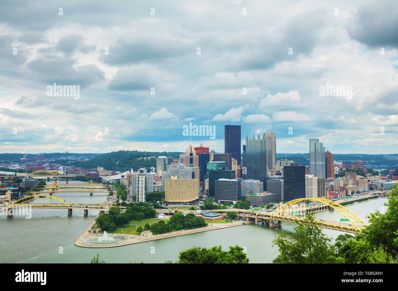 Pittsburgh cityscape with the Ohio river Stock Photo - Alamy