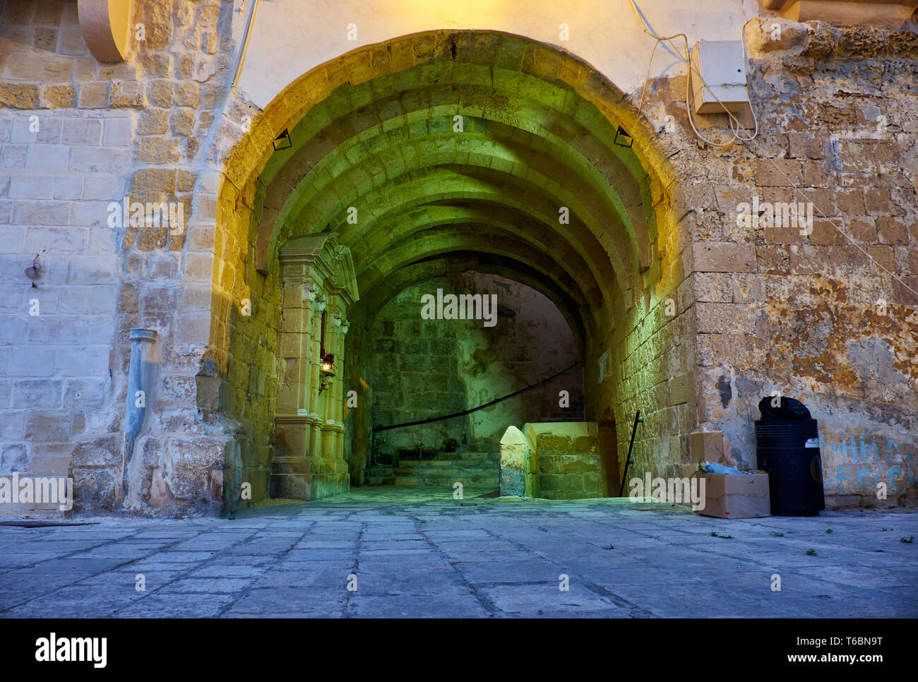 The pass through the fortress wall inside Senglea fortified city. Malta Stock Photo
