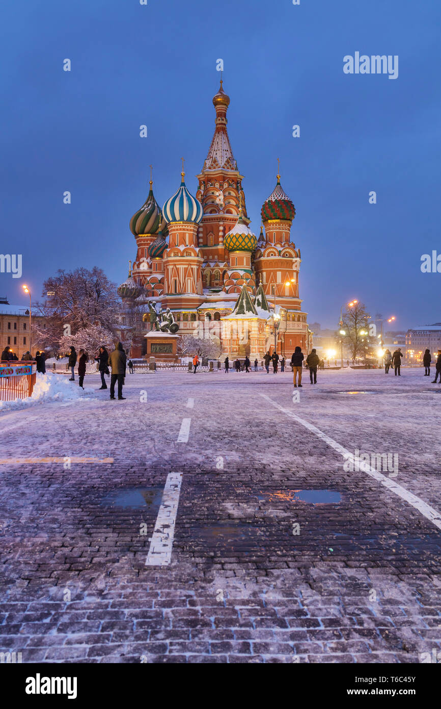 St basils cathedral snow hi-res stock photography and images - Alamy