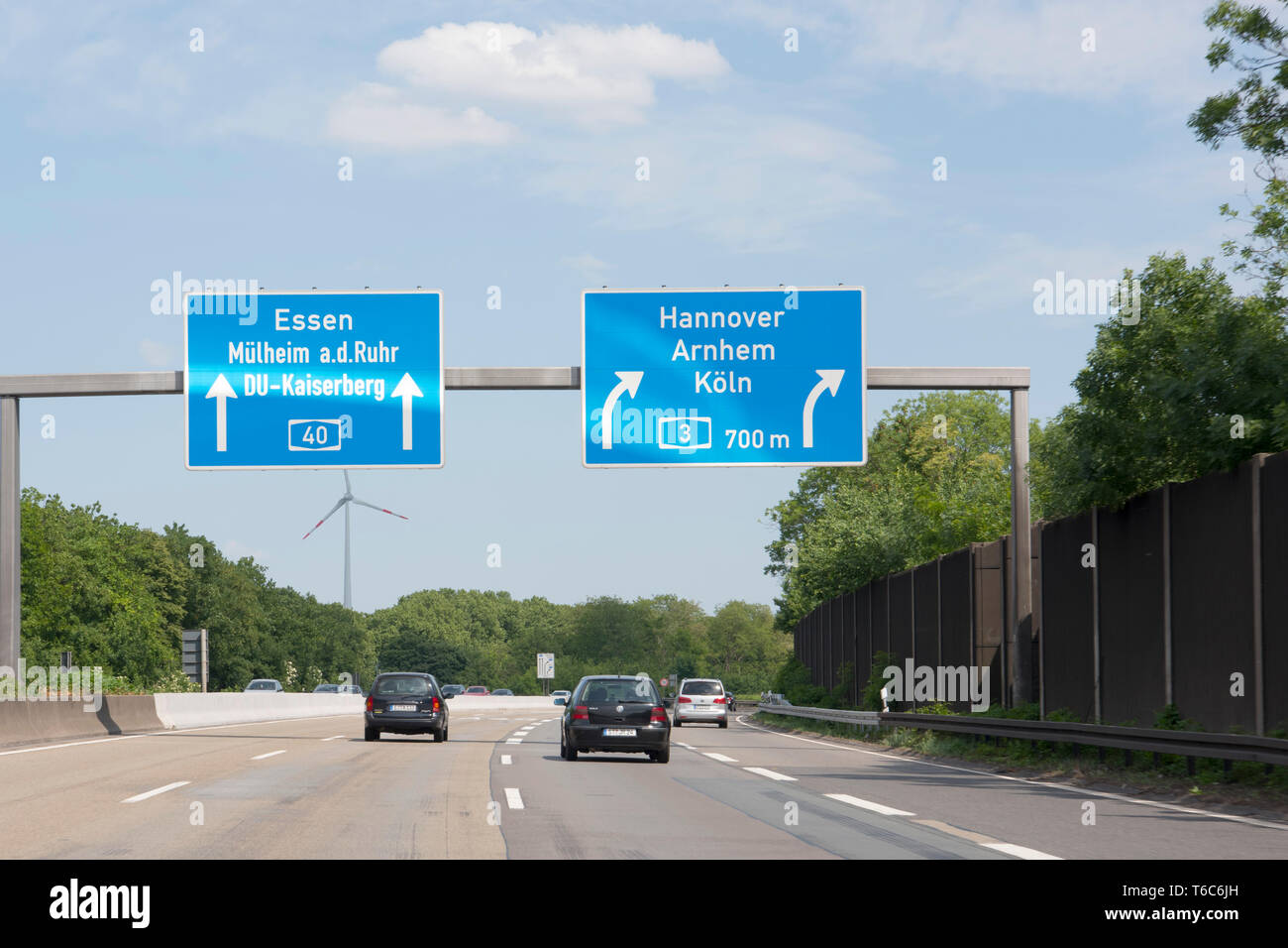 Deutschland, Nordrhein-Westfalen, Duisburg, A40 / A3, Autobahnkreuz Kaiserberg Stock Photo