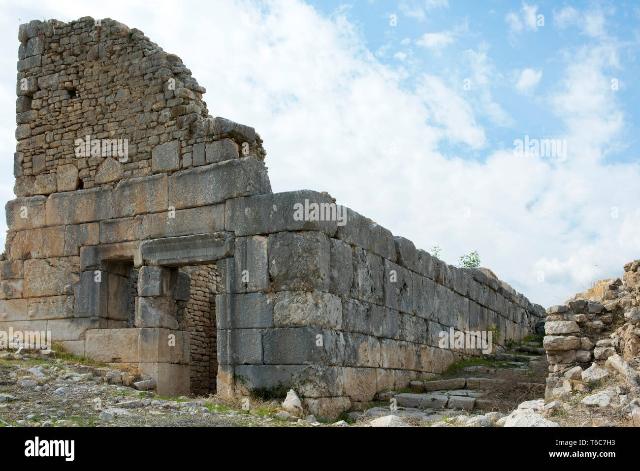 Asien, Türkei, Provinz Antalya, Kumluca, Ausgrabungen der antiken Stadt Rhodiapolis, Gebäude am Ostende der Stoa Stock Photo