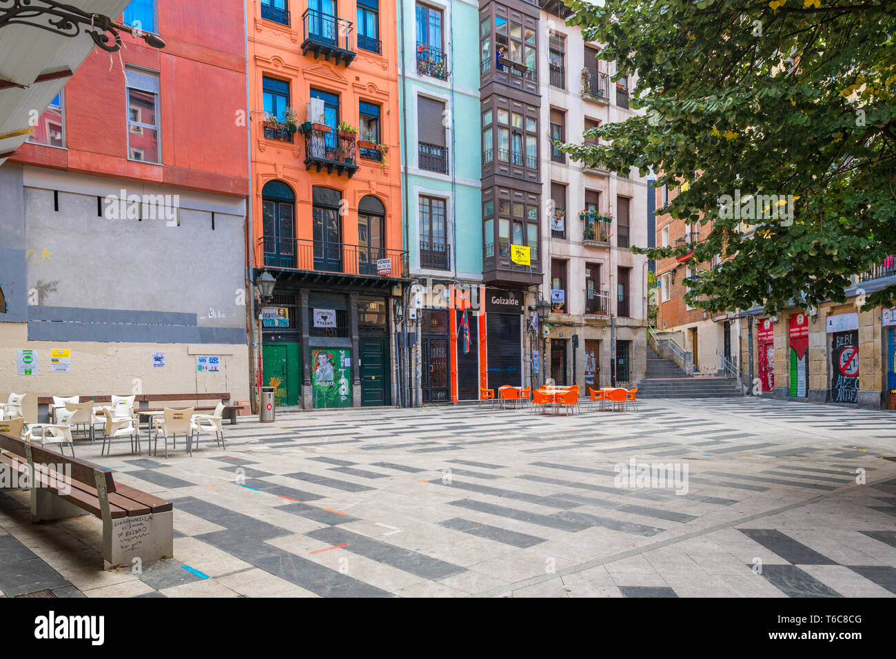 Bilbao square hi-res stock photography and images - Alamy