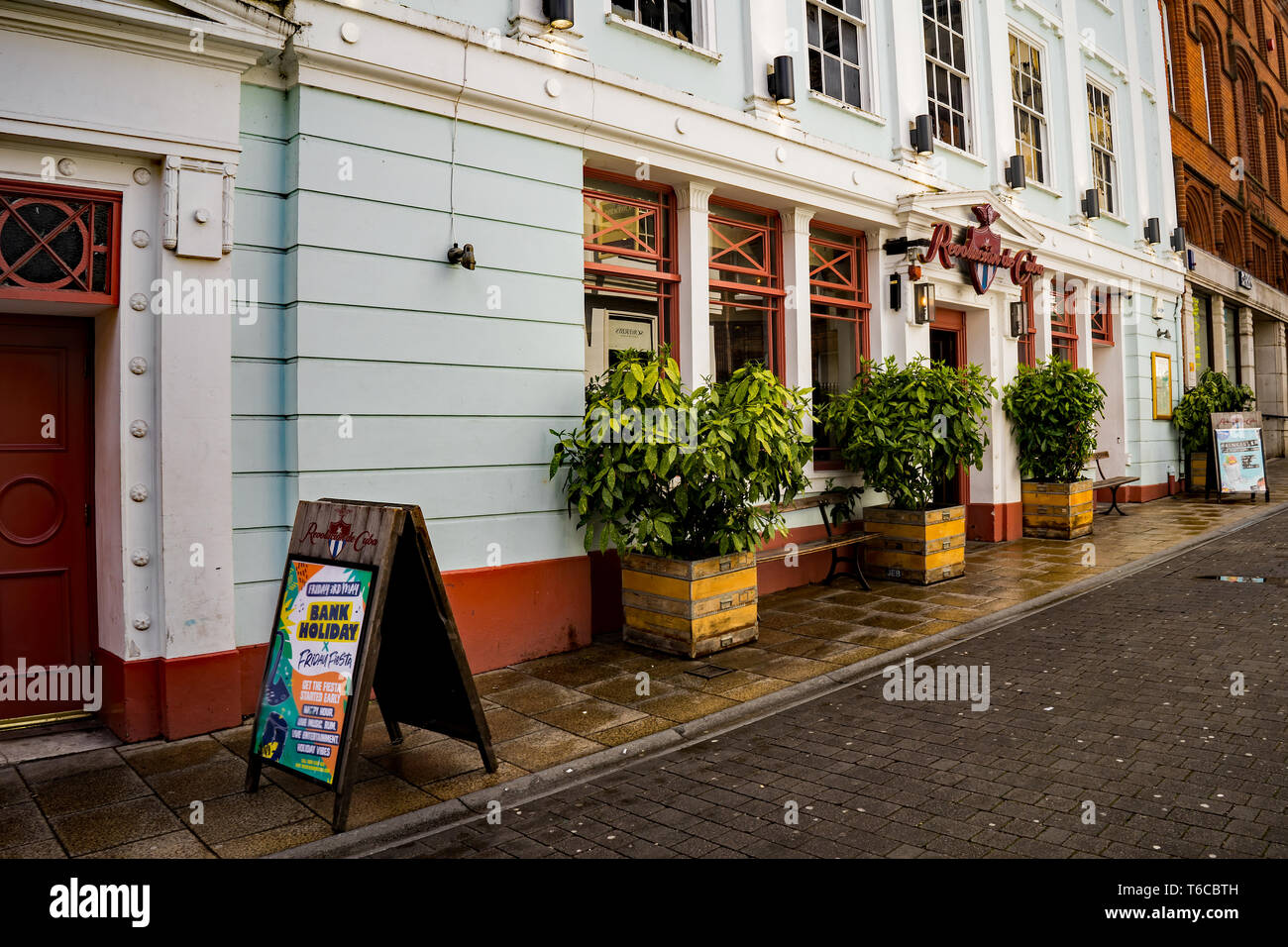 Revolution De Cuba, a popular drinking hole and night time haunt