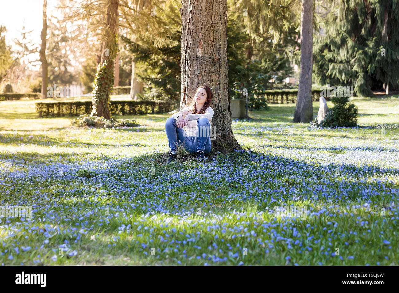 Smiling spring hi-res stock photography and images - Alamy