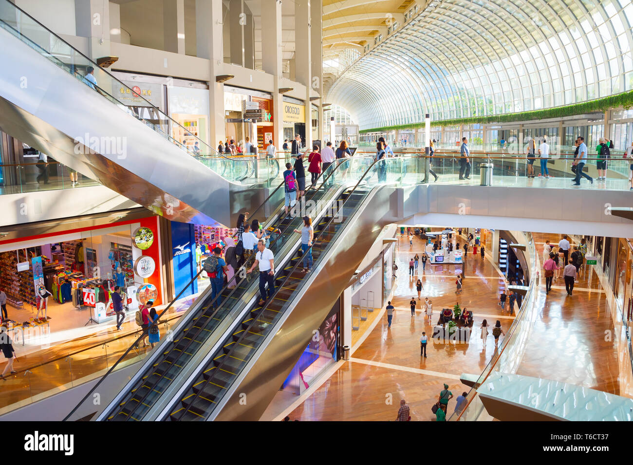 Marina Bay shopping center, Singapore Stock Photo Alamy