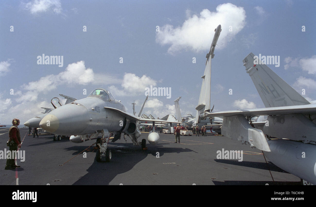 1st November 1993 Operation Continue Hope. F/A-18 Hornets parked on the flight deck of the U.S. Navy aircraft carrier USS Abraham Lincoln in the Indian Ocean, 50 miles off Mogadishu, Somalia. Stock Photo