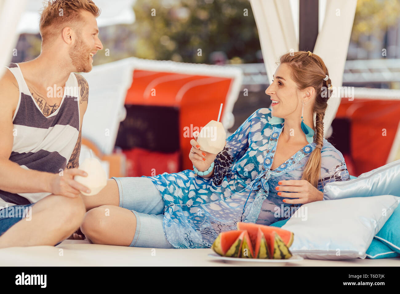 Enjoying vacations hi-res stock photography and images - Alamy