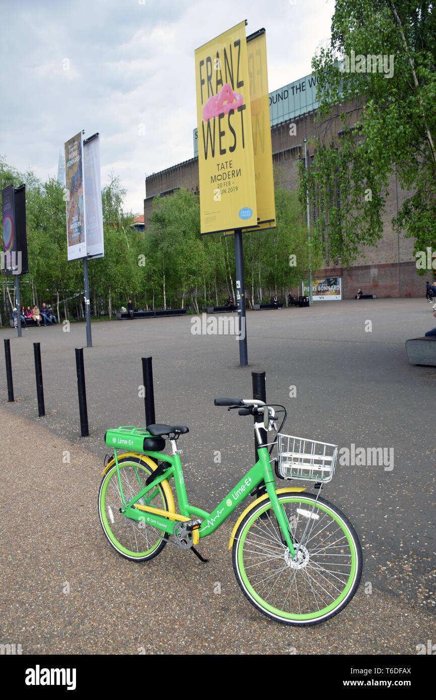 Lime e bike hire hires stock photography and images Alamy