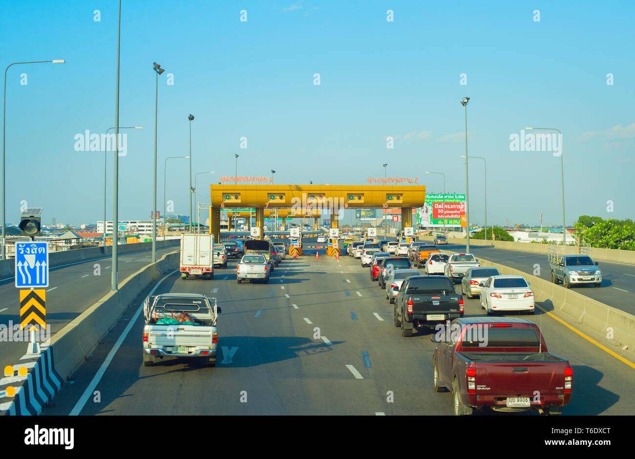 Toll booth line hi-res stock photography and images - Alamy