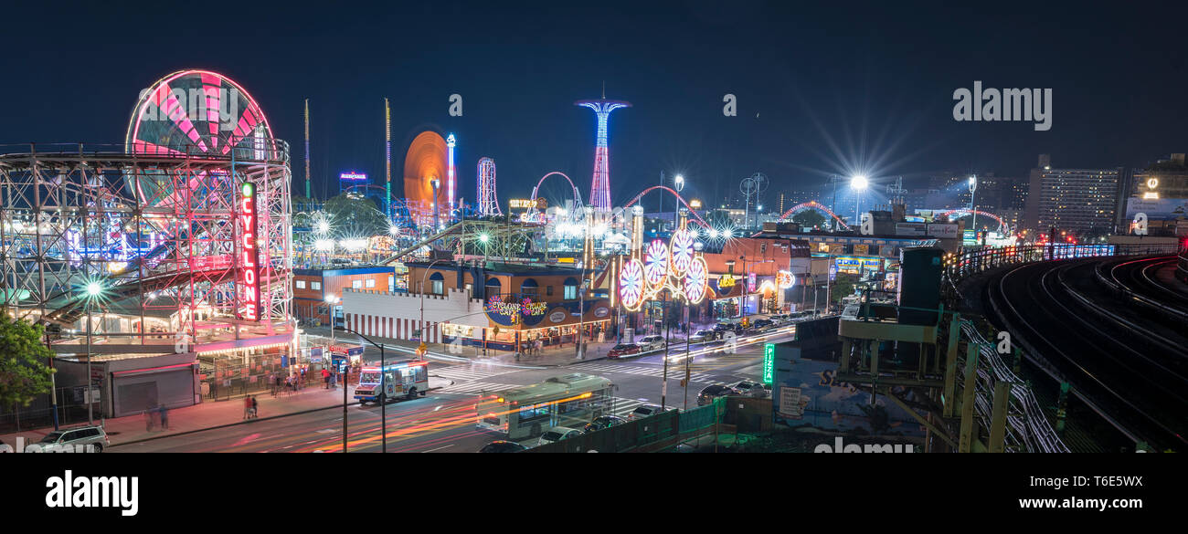 Luna park coney island night hi-res stock photography and images - Alamy