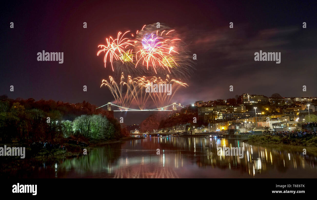 Bristol fireworks display on Clifton Suspension Bridge Stock Photo Alamy