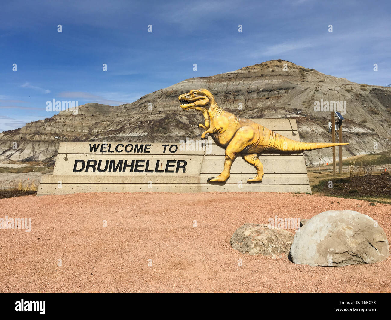 Drumheller Alberta Canada 18 April 2019 World s Largest Dinosaur drumheller-alberta-canada-18-april-2019-world-s-largest-dinosaur