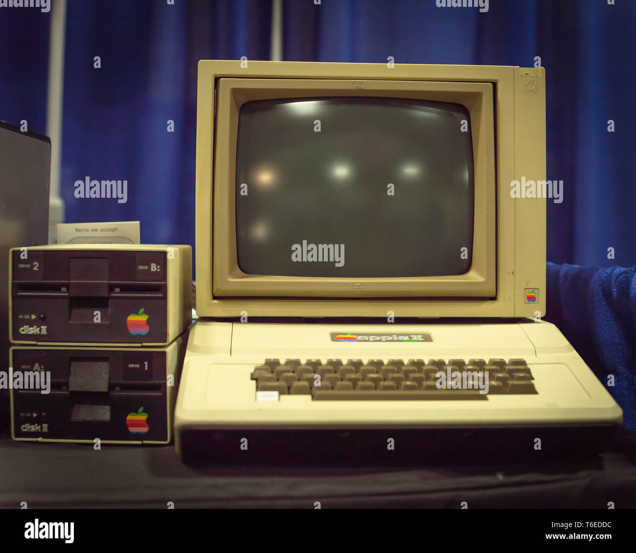 Apple Ii Computer 1980s Hi res Stock Photography And Images Alamy Apple Ii Computer 1980s Hi res Stock Photography And Images Alamy