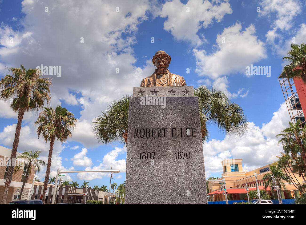 controversial Robert E. Lee monument in downtown Fort Myers Stock Photo