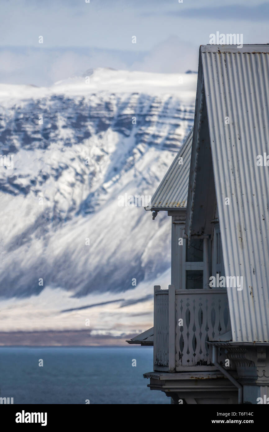 Reykjavik Waterfront Townhouse Stock Photo - Alamy