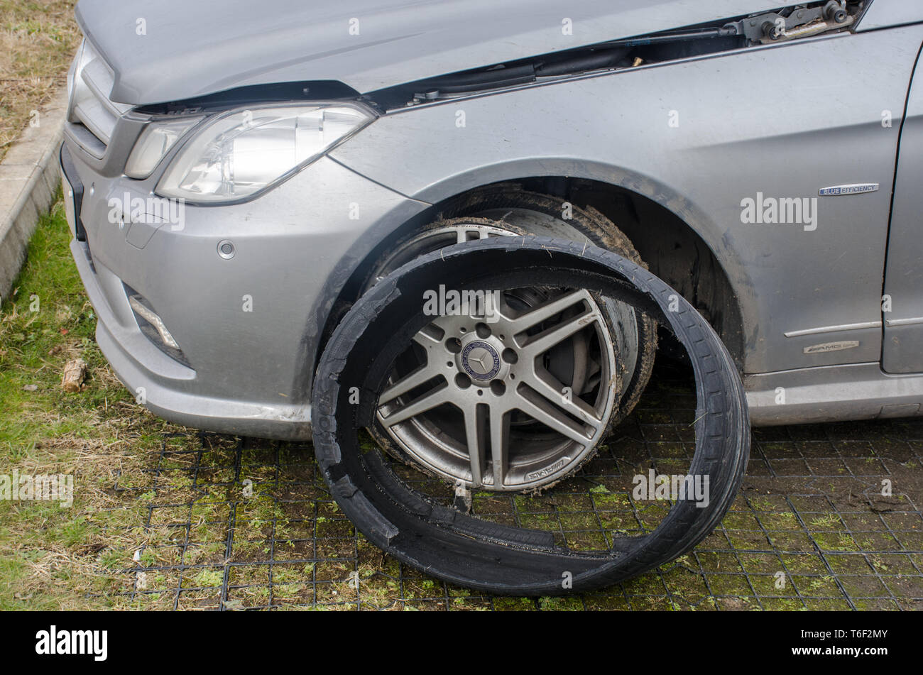 My tire is broken. My tire is broken
