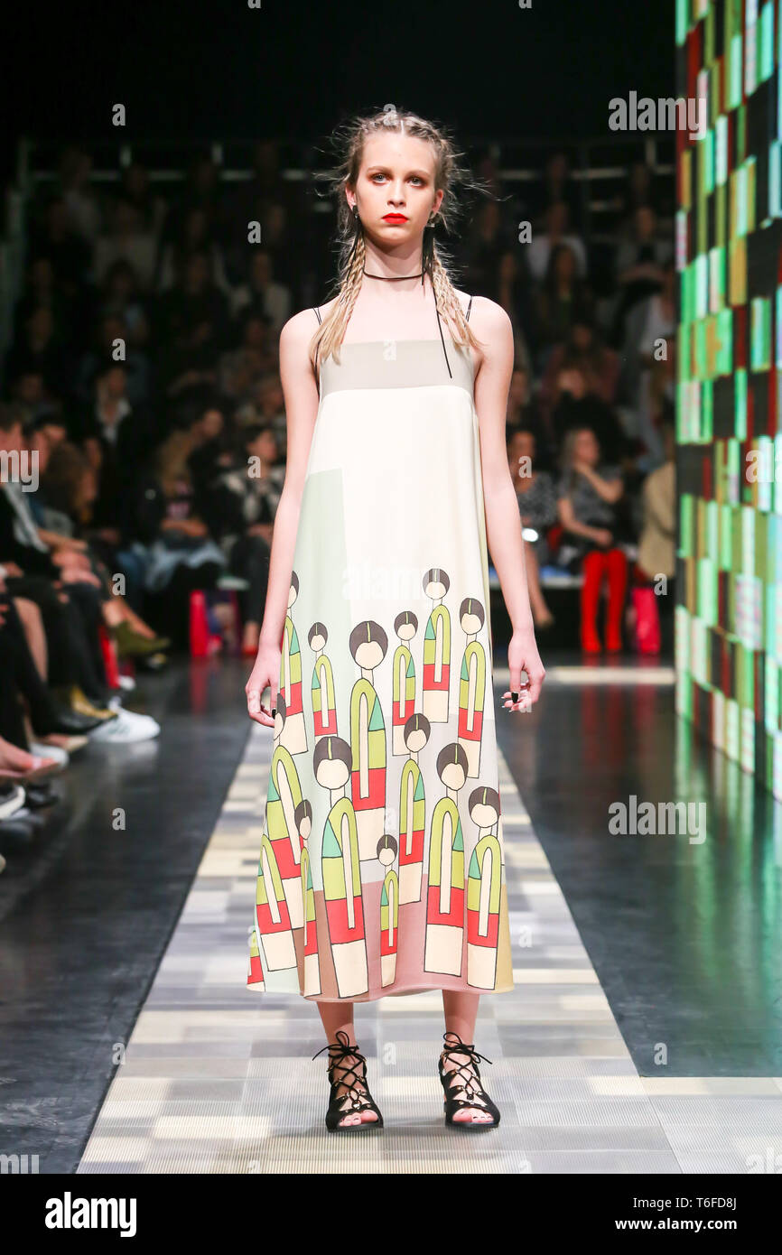 Body art fashion show hires stock photography and images Alamy