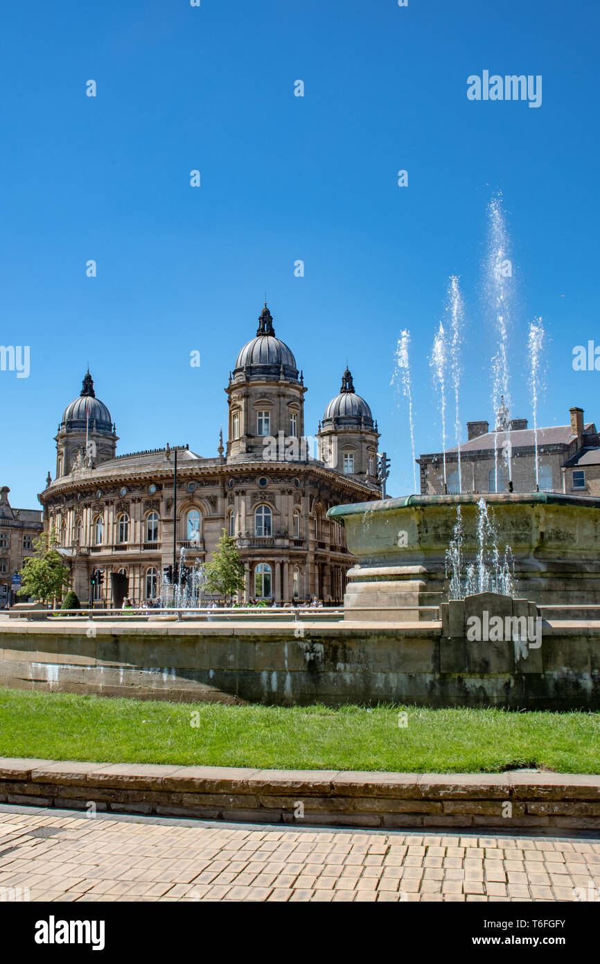 Hull Old Dock Offices with fountain in foreground Stock Photo