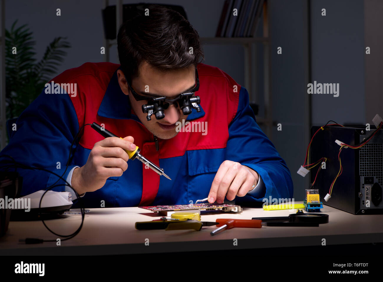 Installat hi-res stock photography and images - Alamy
