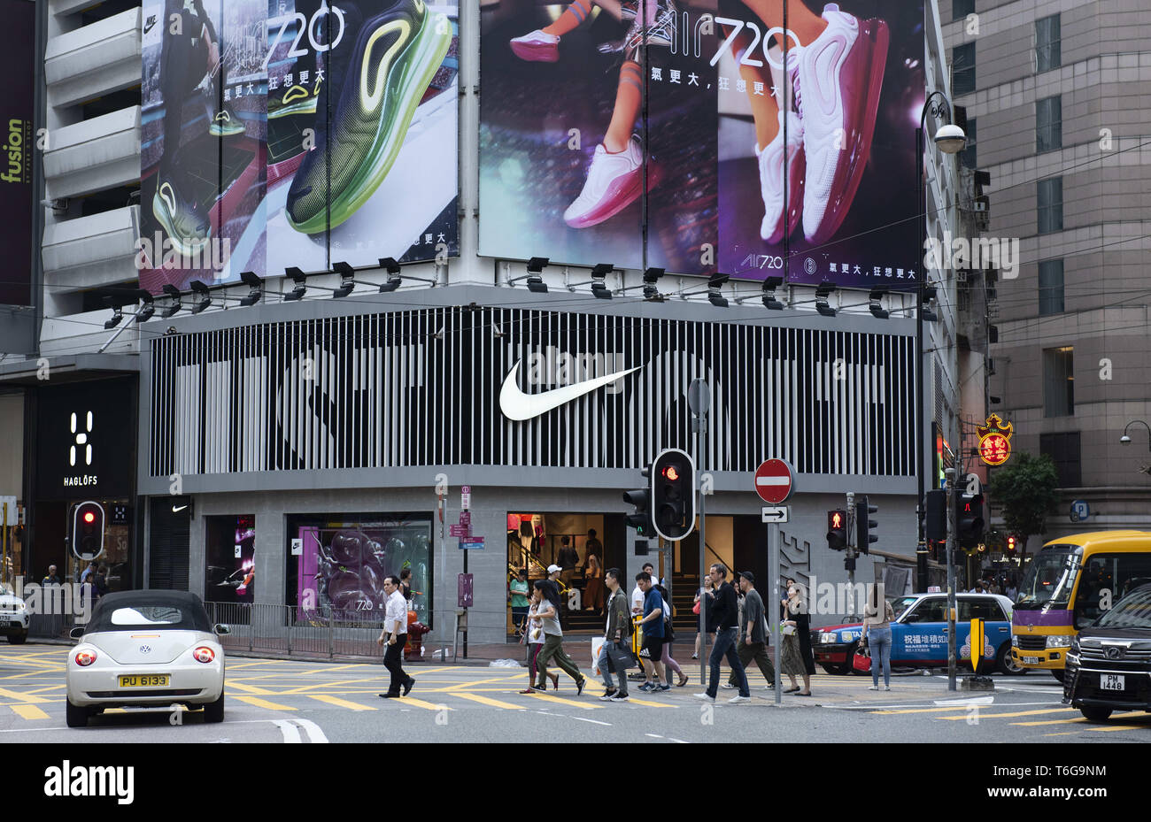 Hong Kong. 26th Apr, 2019. American multinational sport clothing brand Nike  store seen at Causeway Bay in Hong Kong Credit: Budrul Chukrut/SOPA  Images/ZUMA Wire/Alamy Live News Stock Photo - Alamy