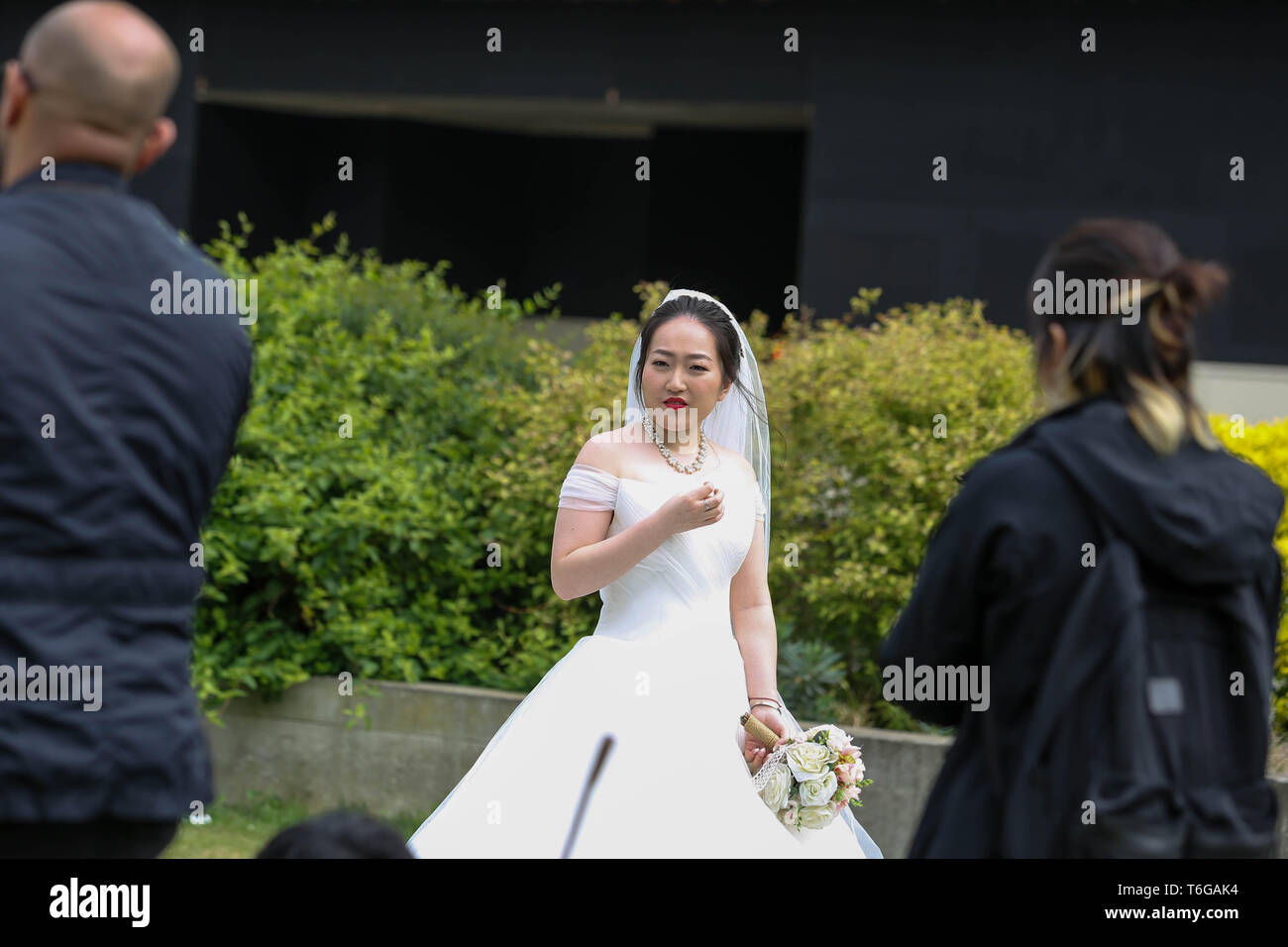 Westminster Uk 1st May 2019 A Bride In Wedding Dress Poses For