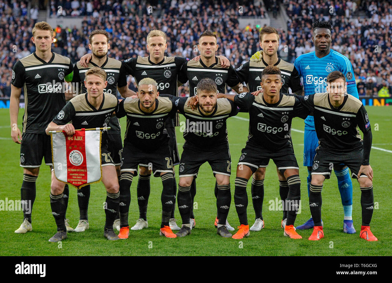 London, UK. 30th Apr 2019. Ajax pre match team photo (back row l-r) Matthijs de Ligt, Daley Blind, Donny van de Beek, Dušan Tadić, Joël Veltman & Goalkeeper André Onana (front row l-r) Frenkie de Jong, Hakim Ziyech, Lasse Schøne, David Neres & Nicolás Tagliafico during the UEFA Champions League semi-final 1st leg match between Tottenham Hotspur and Ajax at Tottenham Hotspur Stadium, High Road, London, England on 30 April 2019. Photo by PRiME Media Images. Credit: PRiME Media Images/Alamy Live News Stock Photo