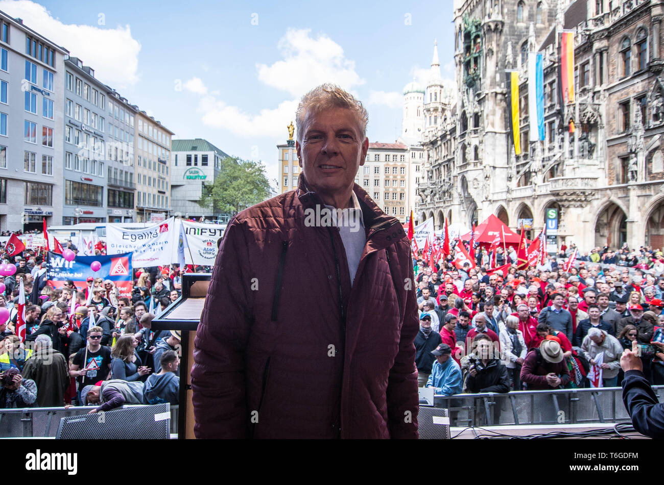 Munich, Bavaria, Germany. 1st May, 2019. Demonstrating under the motto of 'Europa. Jetzt aber richtig!'', thousands of German workers took the streets of Munich, Germany for May Day in support of European solidarity and workers' rights. Organized by the DGB coalition of unions, the group marched from the DGB Haus to Marienplatz where a full day of speakers and performances were planned. Credit: Sachelle Babbar/ZUMA Wire/Alamy Live News Stock Photo