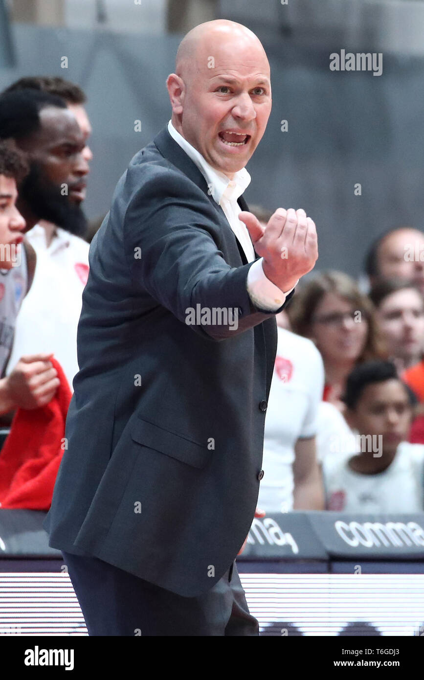 01 May 2019, Bavaria, Würzburg: Basketball: Europe Cup, s.Oliver Würzburg - Dinamo Sassari, knockout round, finals, second legs, in the s.Oliver Arena. The Würzburg coach Denis Wucherer gestures on the edge of the field. Photo: Daniel Karmann/dpa Stock Photo
