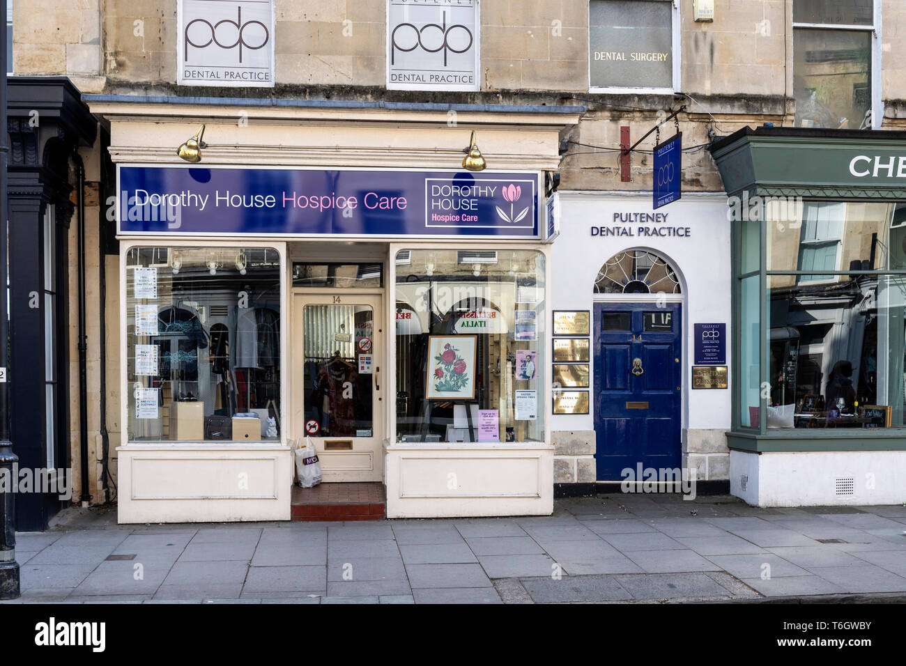 Dorothy House Hospice Care charity shop in Argyle Street, Bath, England, UK Stock Photo