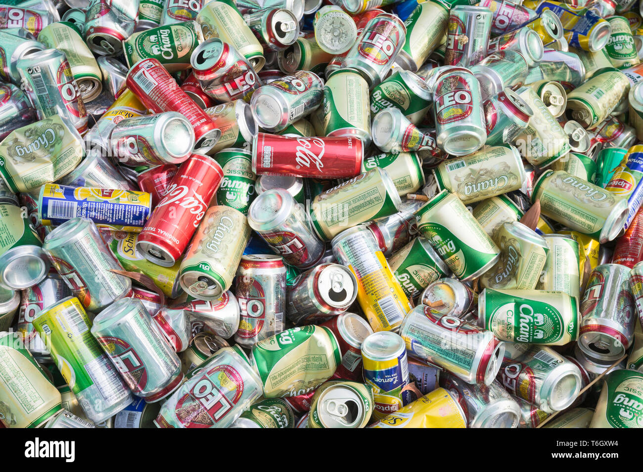 Aluminium cans for recycling Stock Photo - Alamy