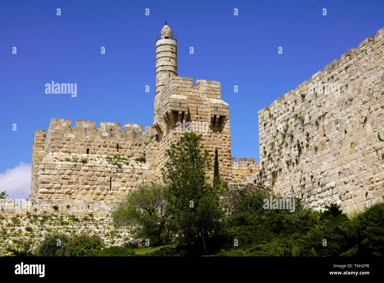 The ancient walls surrounding Old Jerusalem, Israel Stock Photo Alamy