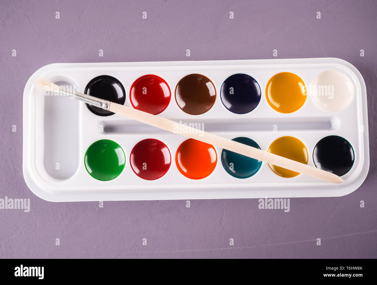 Watercolors and brushes. Accessories for drawing Stock Photo Alamy