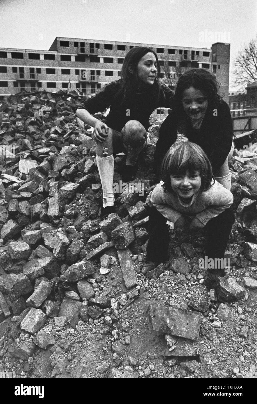 Children 1970s london hi-res stock photography and images - Alamy