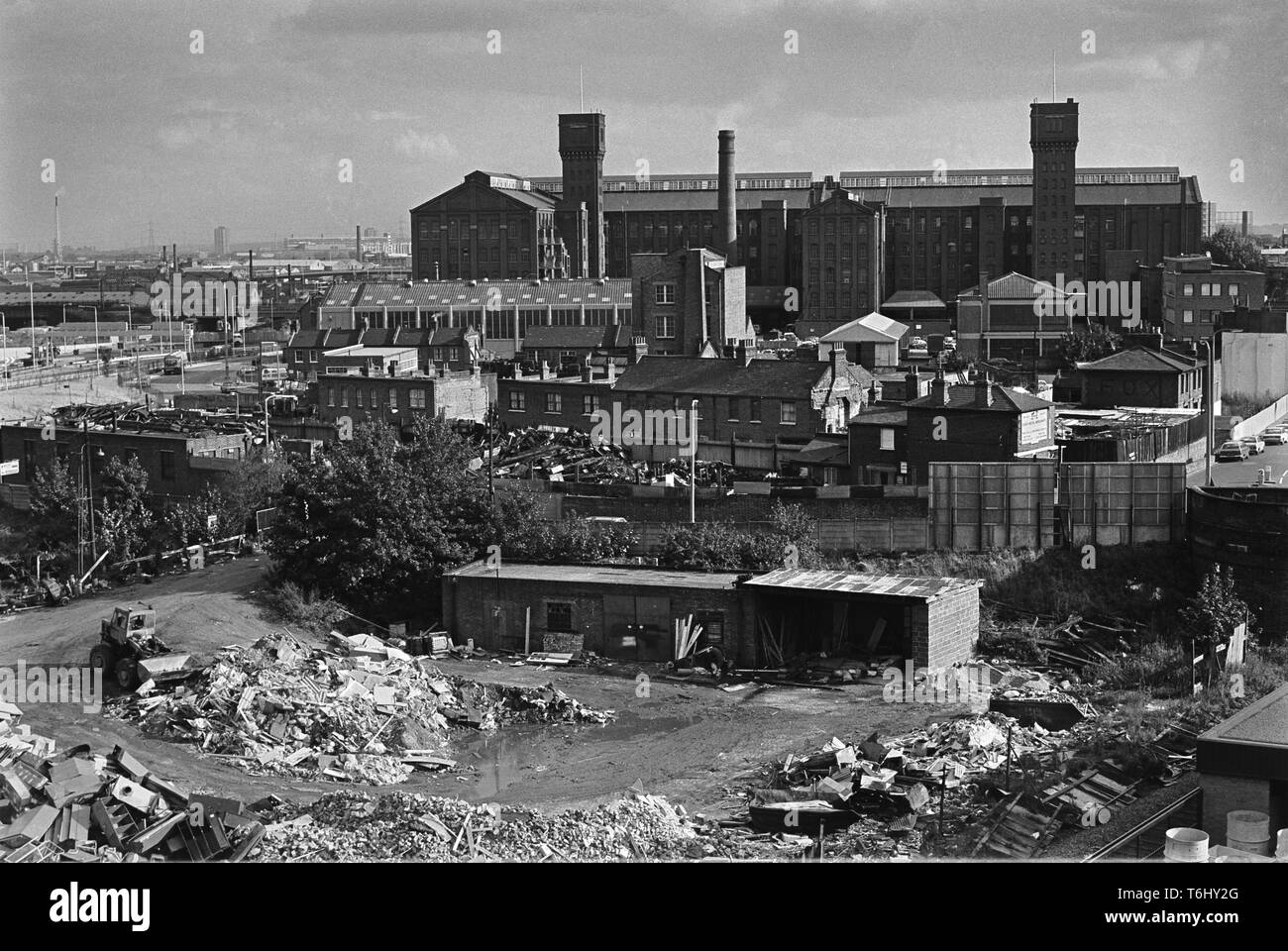 15/31 Tower Hamlets Bow Bryant and May and scrap yard 1977 Stock Photo