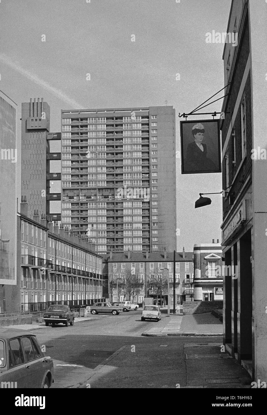 56/10 Tower Hamlets Balfron Tower Poplar 1978 Stock Photo Alamy
