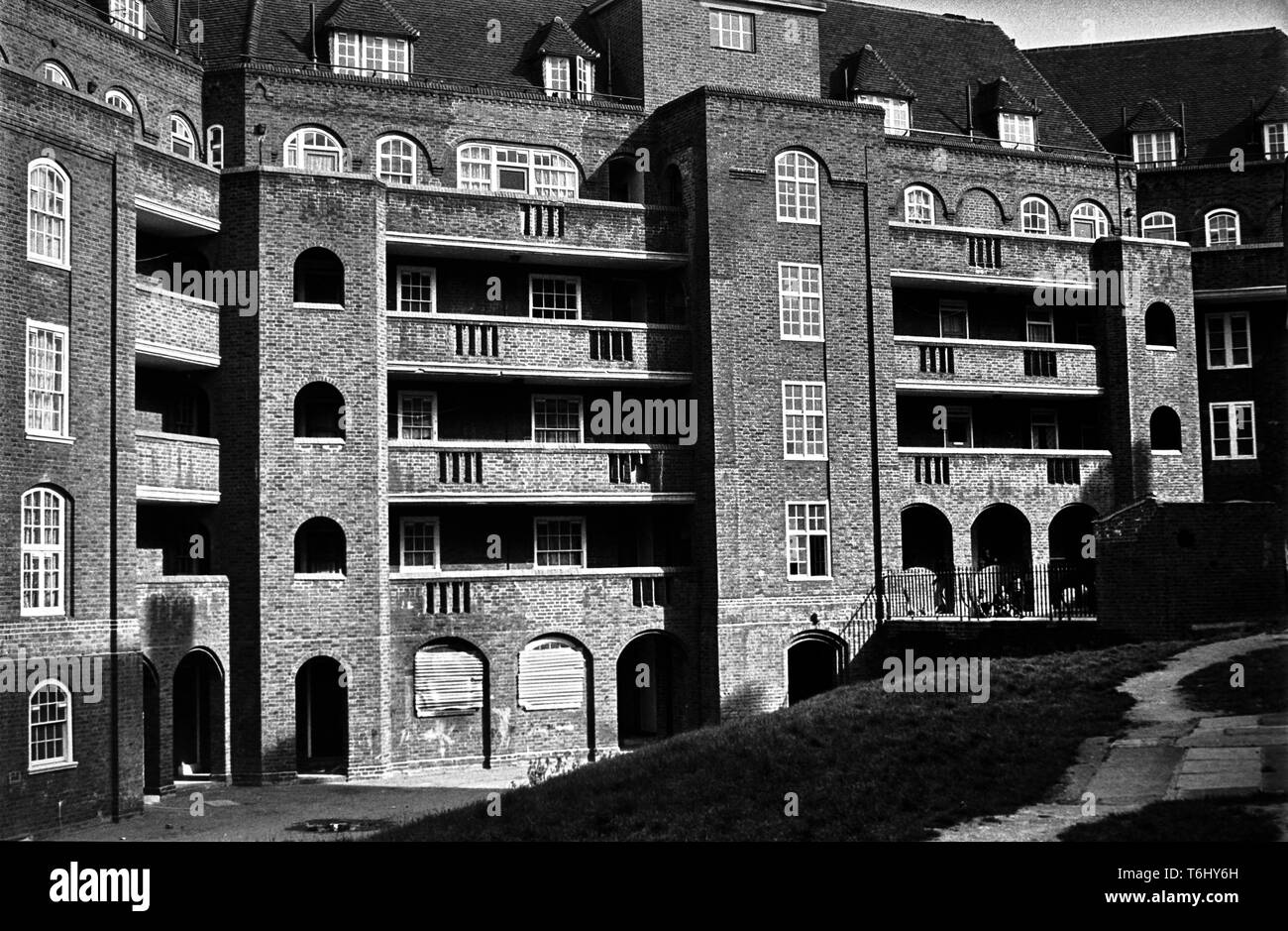 1970s council flats hires stock photography and images Alamy