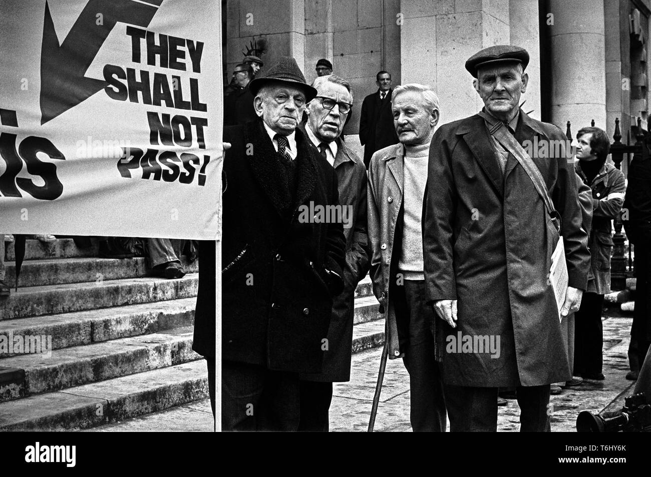 57/7 London; Spanish Civil War International Brigade men at Anti Nazi League march 1978 Stock Photo