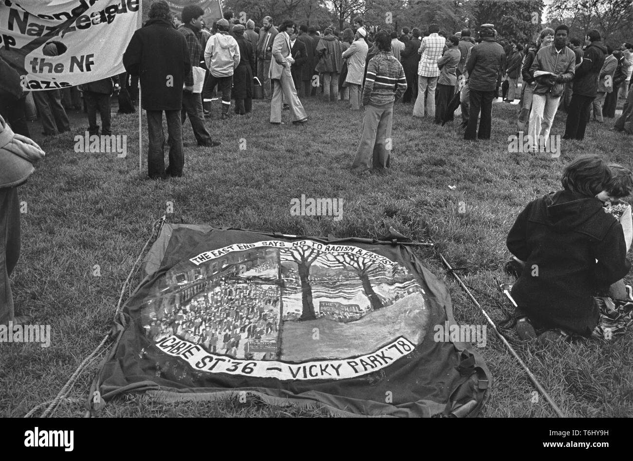 67/6  Tower Hamlets Whitechapel Altab Ali march 1978  'Itchy Park' later renamed Altab Ali Park Stock Photo